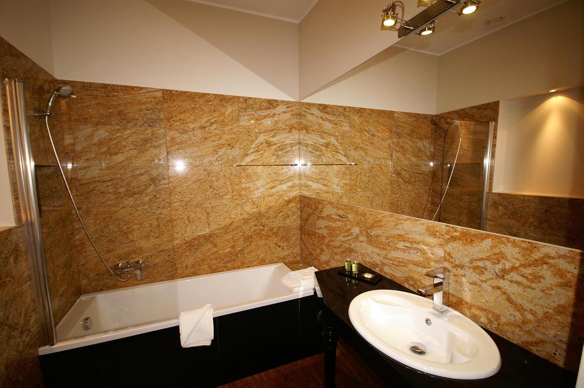 Hotel Kolegiacki Poznan Dış mekan fotoğraf